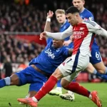 Arsenal zapravljiv pri remiju z Evertonom (0:0).